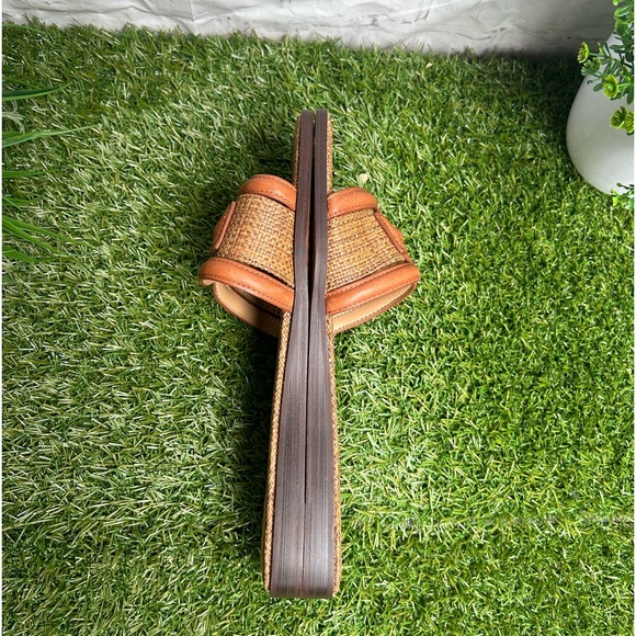 Sam Edelman Irina Slide Sandal
Women's Sandals size 7 new - Picture 14 of 17